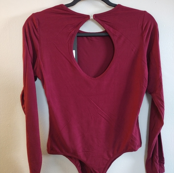 ✨NEW Yelete maroon bodysuit size medium✨ - Picture 4 of 7